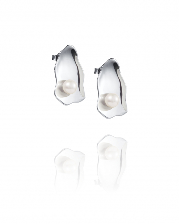 Oyster Ear Silver i gruppen Örhängen / Pärlörhängen hos SCANDINAVIAN JEWELRY DESIGN (12-100-02135-0000)