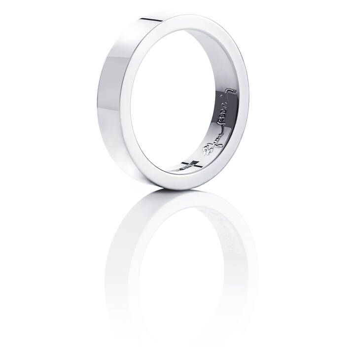 Efva Attling 4½ Ring Vitguld 17.00 mm