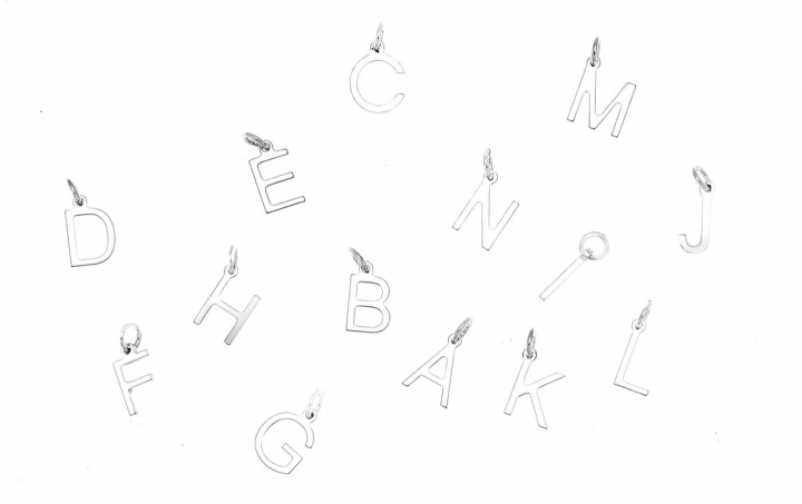 Letters bokstäver A-Z silver i gruppen Halsband / Silverhalsband hos SCANDINAVIAN JEWELRY DESIGN (161211R)
