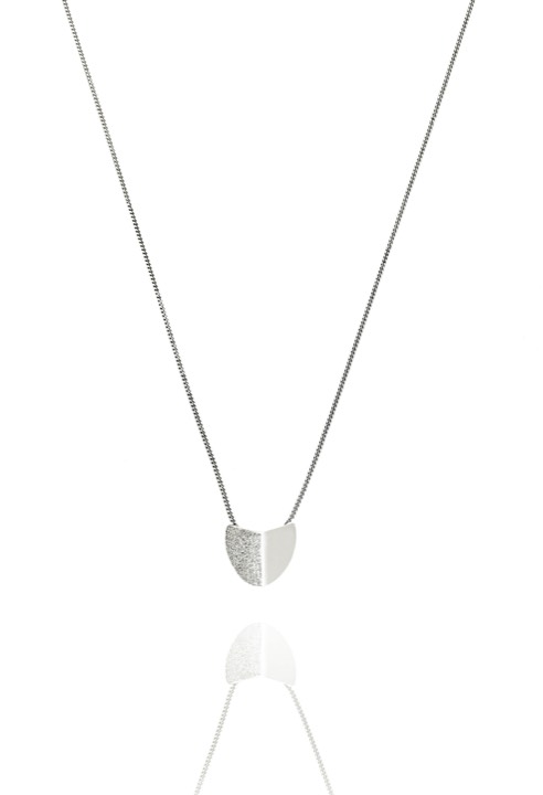 Roof big pendant halsband Silver 45-50 cm