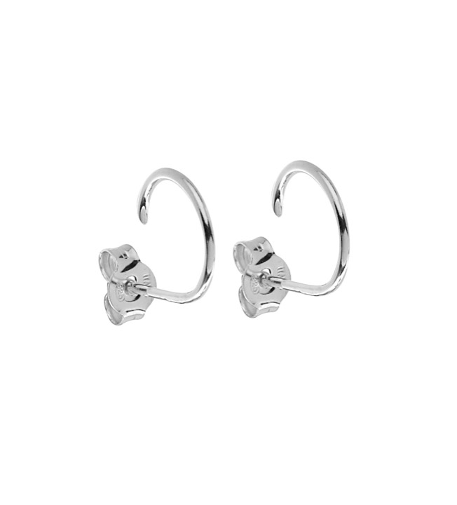 CU JEWELLERY Two small round örhänge – Silver