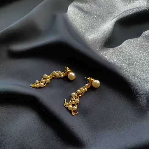 Pearl tassel örhänge Guld i gruppen Örhängen / Guldörhängen hos SCANDINAVIAN JEWELRY DESIGN (2229421012)