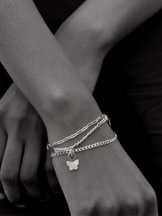 Saffi Bracelet Medium Silver (One) i gruppen Armband / Silverarmband hos SCANDINAVIAN JEWELRY DESIGN (400262AG-MEDIUM)