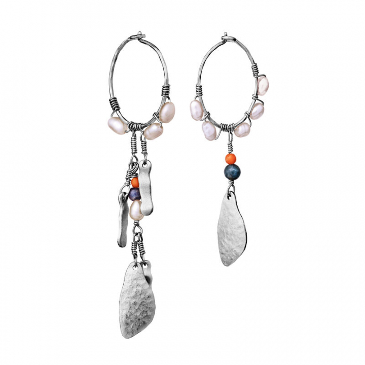 Lotta Örhänge Silver i gruppen Örhängen / Silverörhängen hos SCANDINAVIAN JEWELRY DESIGN (9821c)