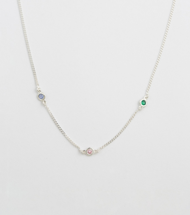 Treasure Shimmer Necklace Silver Multi i gruppen Halsband / Silverhalsband hos SCANDINAVIAN JEWELRY DESIGN (NS1355MU)