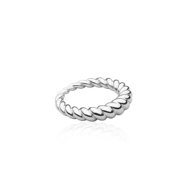 Twisted Ring (silver) i gruppen Ringar hos SCANDINAVIAN JEWELRY DESIGN (R2107RHS0)