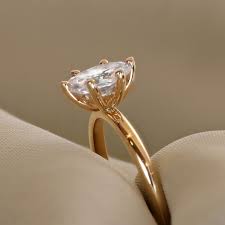 1 st Ring Oval 0,75ct Labb odlad vitguld samt 1 st 92-4 Palladium