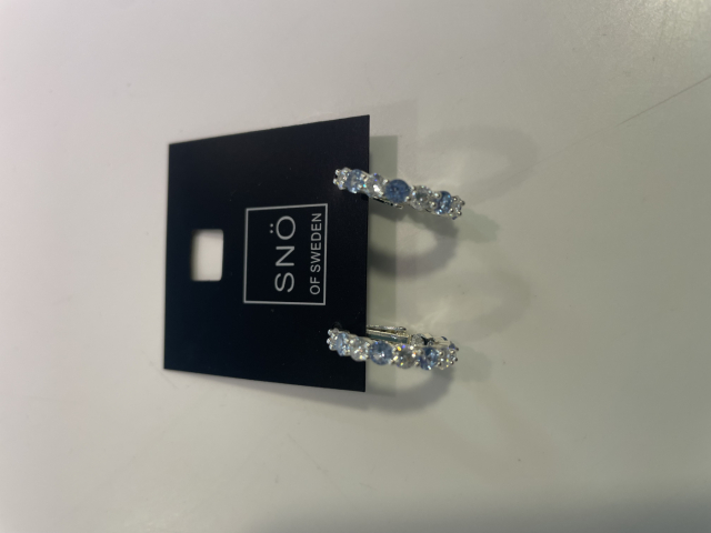 Essence small ring ear mix blue grey