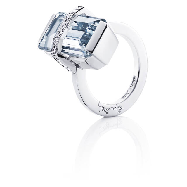 Bend Over - Aquamarine Ring Vitguld