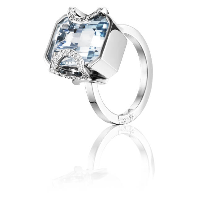 Little Magic Star - Aquamarine Ring Vitguld