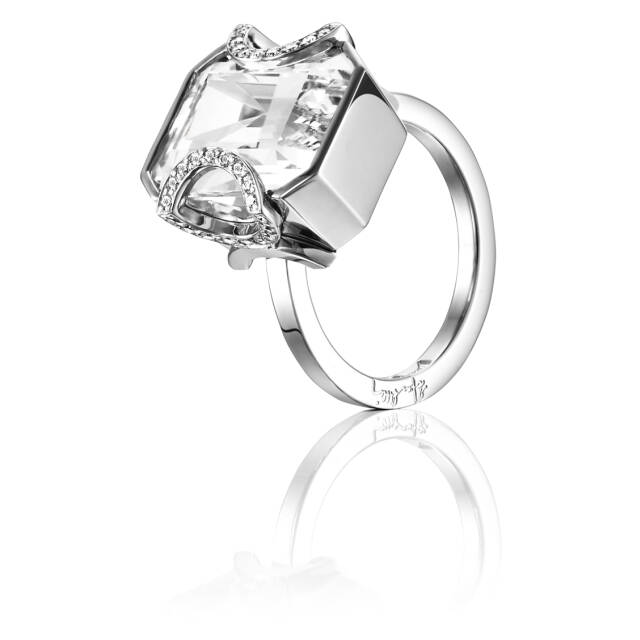 Little Magic Star - Crystal Quartz Ring Vitguld