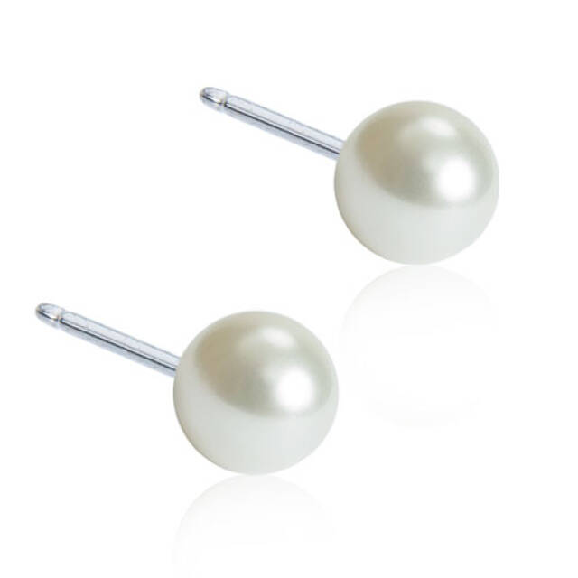 Natural Titanium Pearl 4 mm, White Örhänge