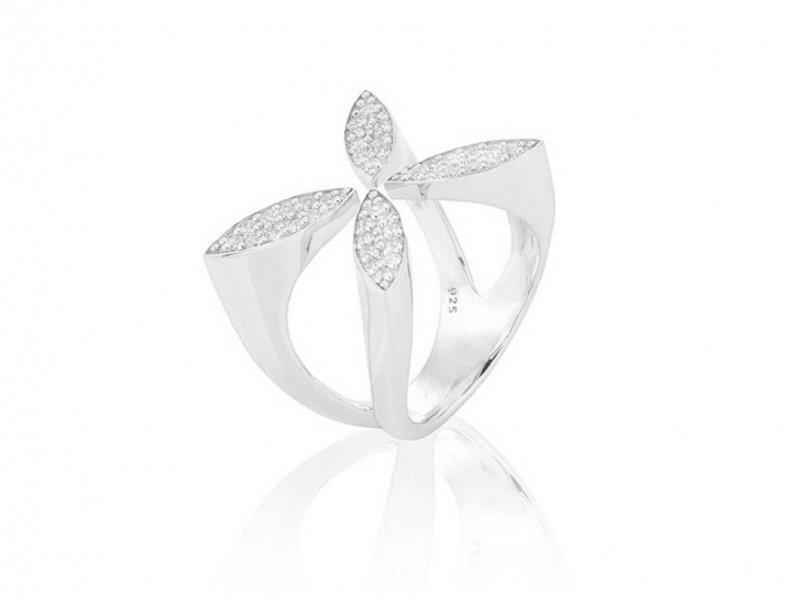 CAROLINA GYNNING Sparkling ellipse Ring Silver