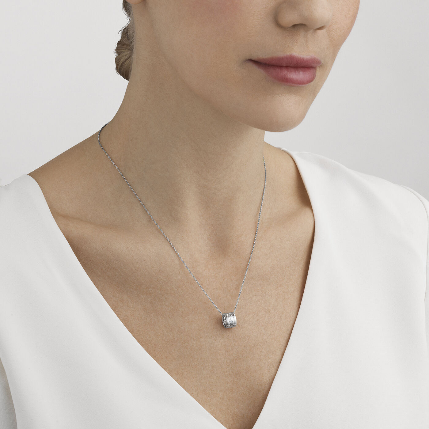 FUSION Hängsmycke Vitguld Diamant 0.05 ct