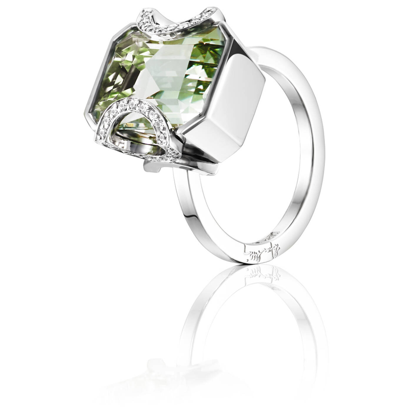 Little Magic Star - Green Quartz Ring Vitguld