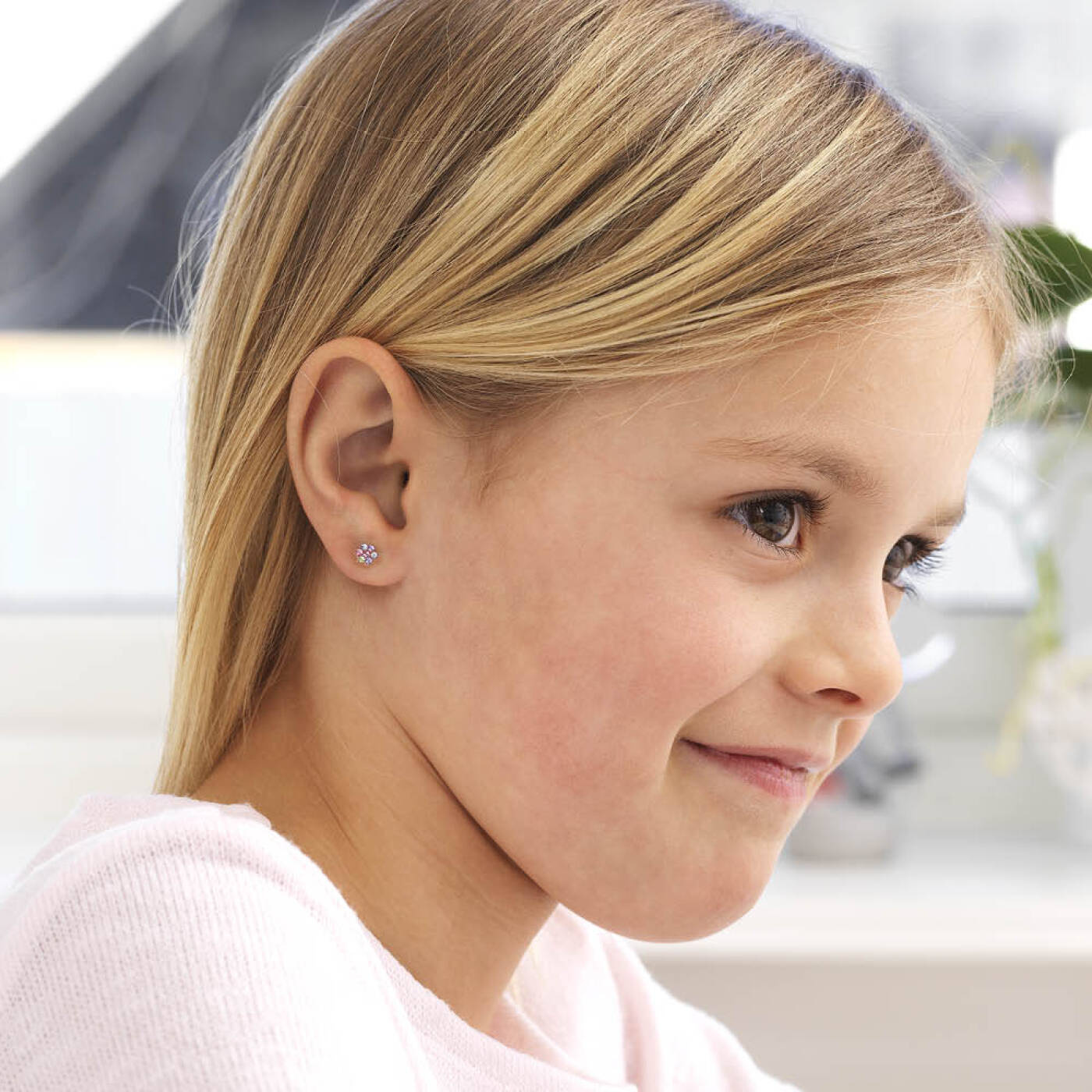 Medical Plastic Daisy 5 mm, Light fantasy Örhänge