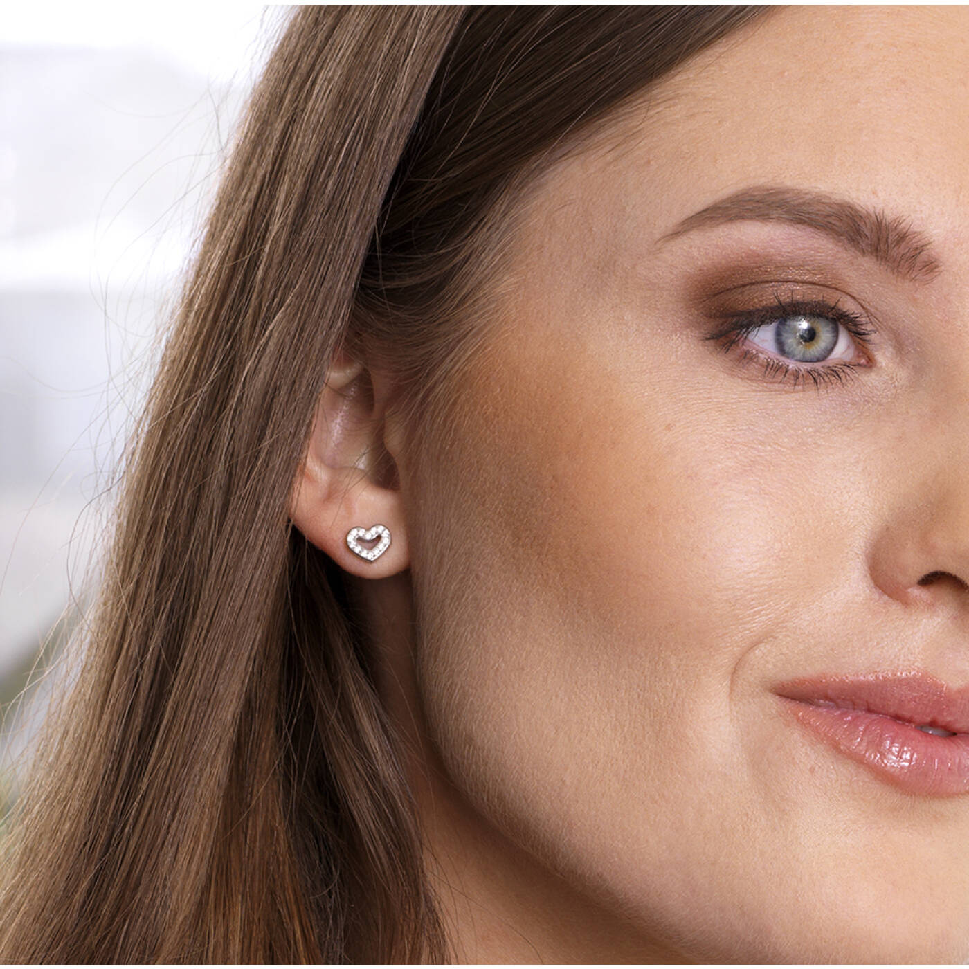 Natural Titanium Brilliance Heart Hollow 8 mm, Crystal Örhänge