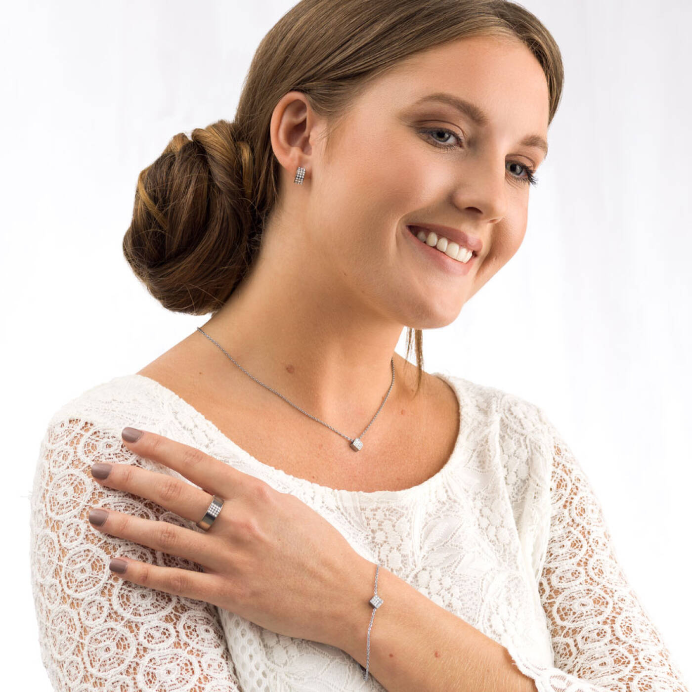 Natural Titanium Pendant Grand Brilliance Curved 10 mm, Crystal Örhänge