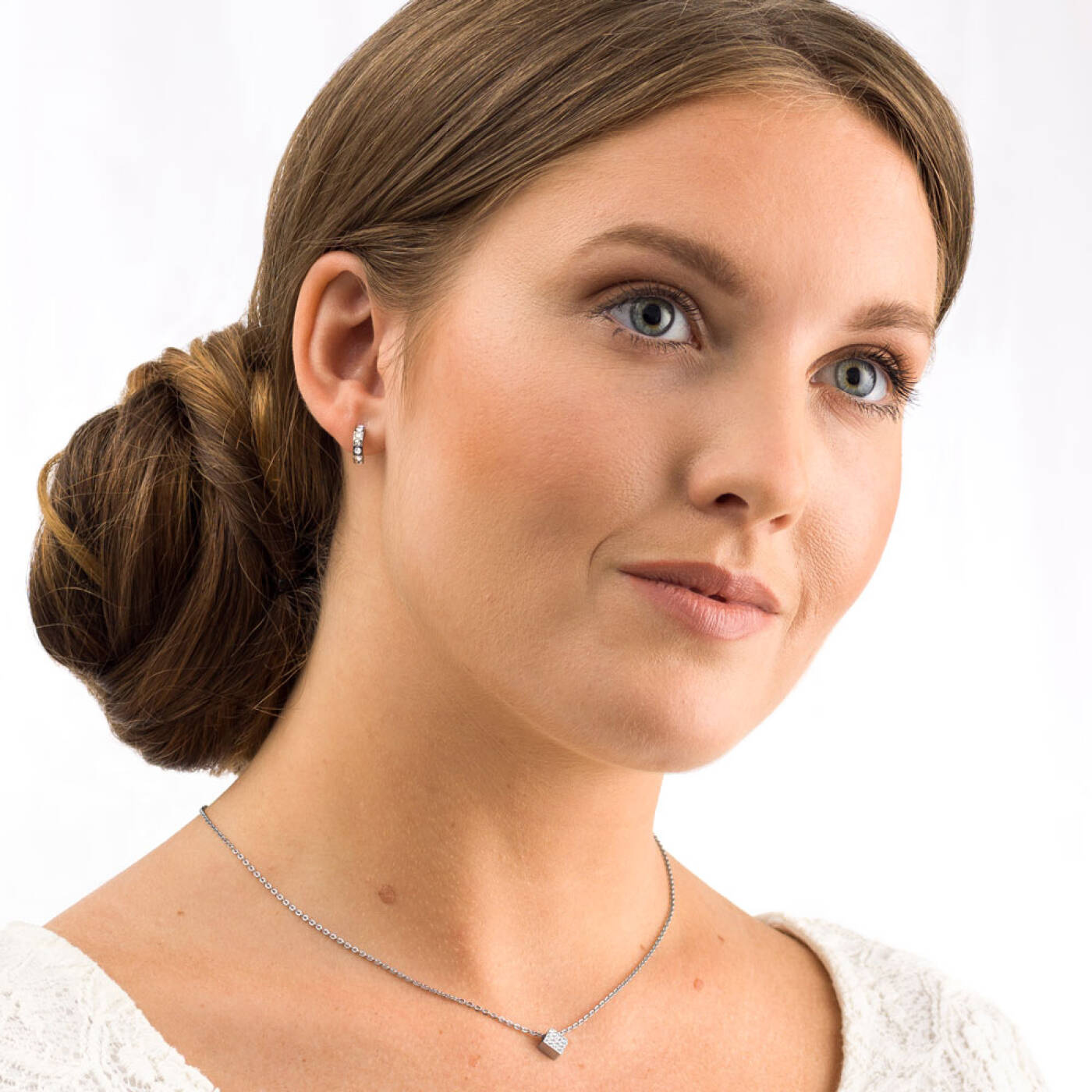 Natural Titanium Pendant Brilliance Curved 10 mm, Crystal Örhänge