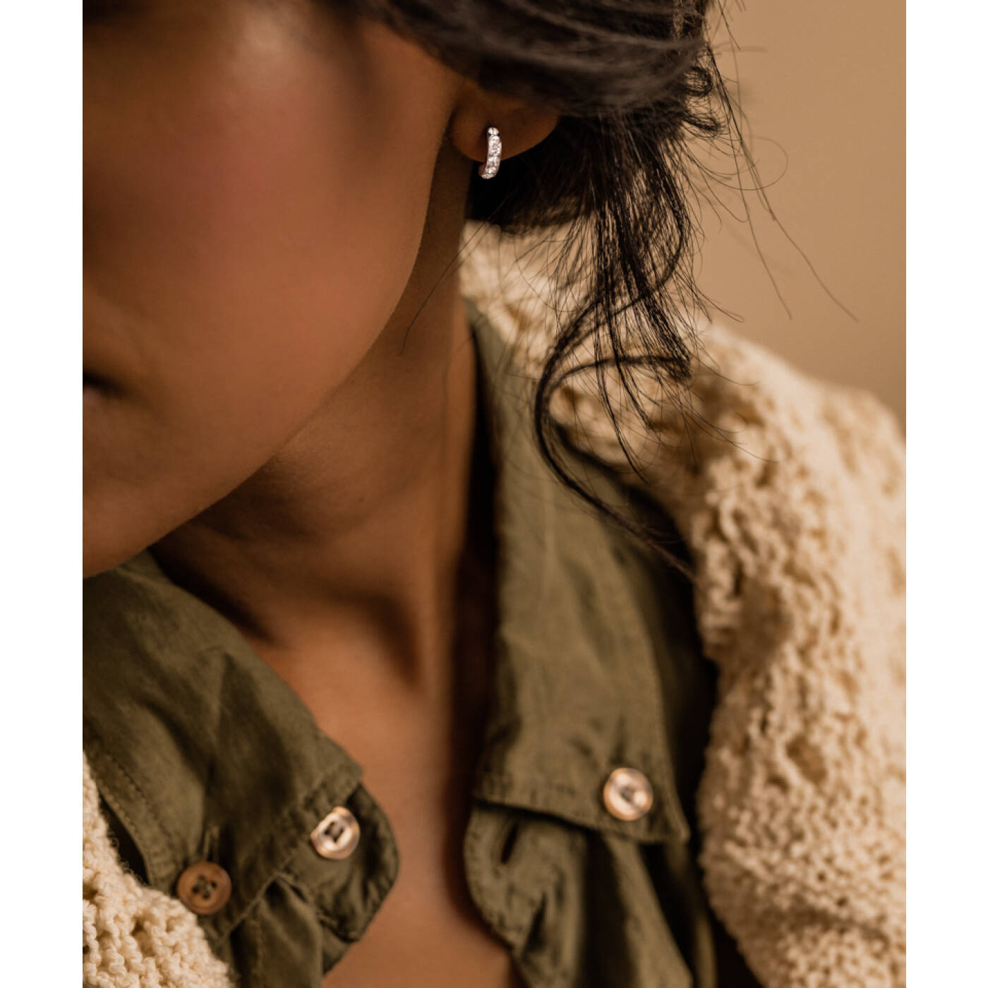 Natural Titanium Pendant Brilliance Curved 10 mm, Crystal Örhänge