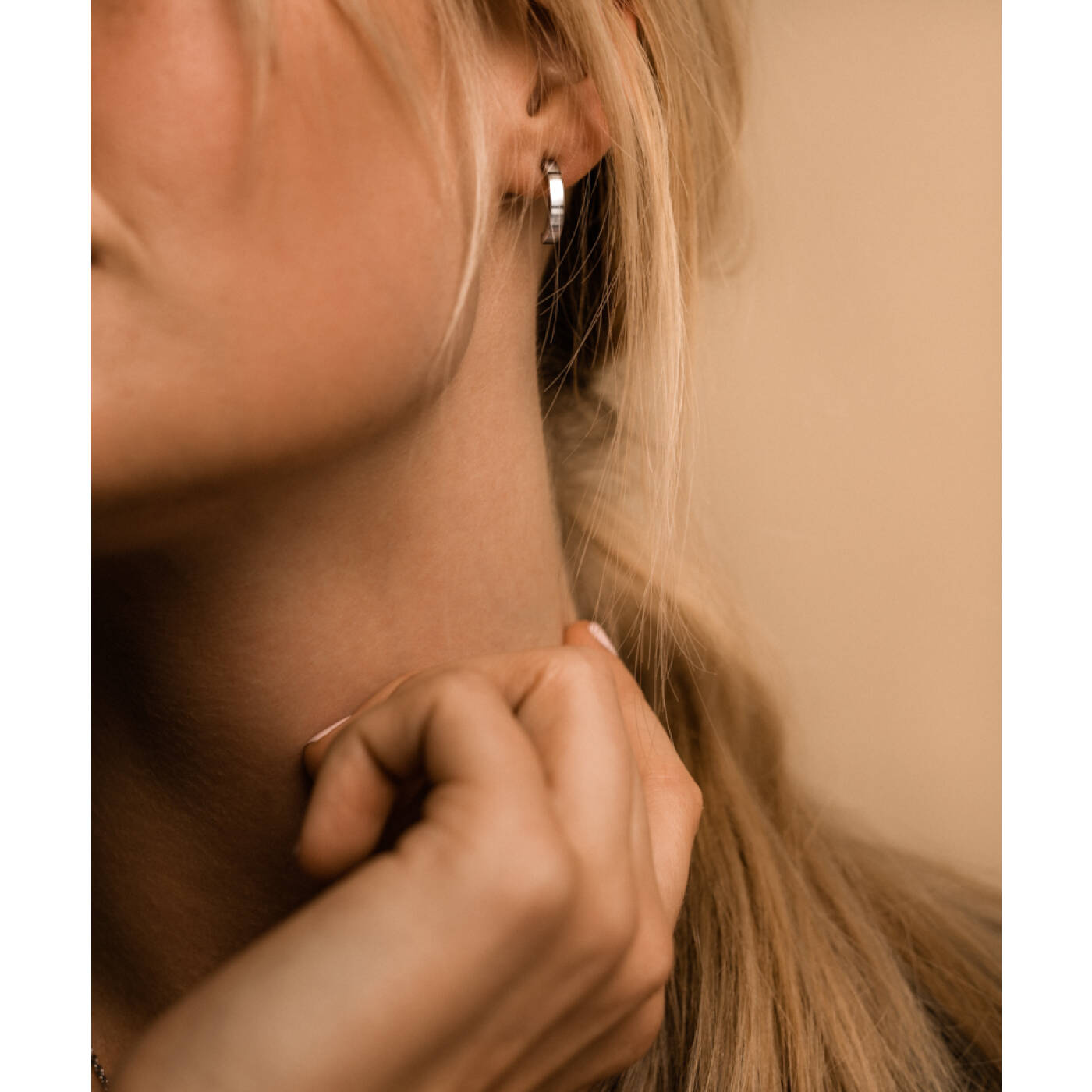 Natural Titanium Pendant Plain Curved 15 mm Örhänge