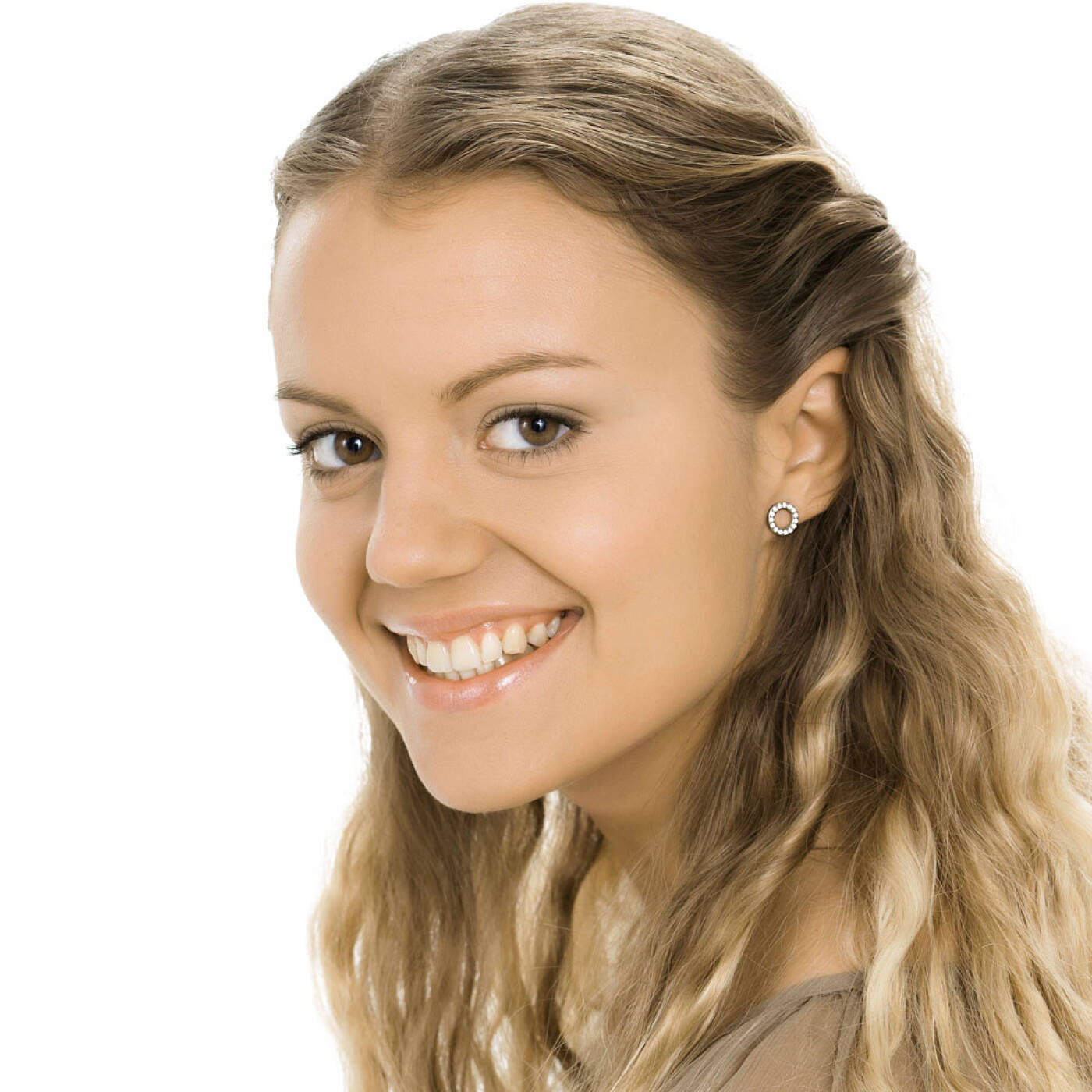 Natural Titanium Brilliance Puck Hollow 10 mm, Crystal Örhänge