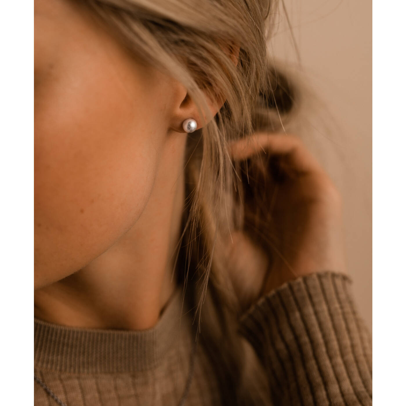 Natural Titanium Pearl 6 mm, White Örhänge