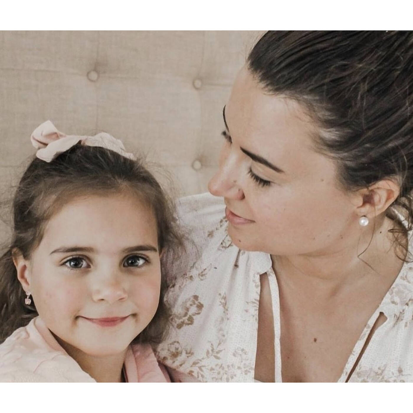 Natural Titanium Pearl 8 mm, White Örhänge