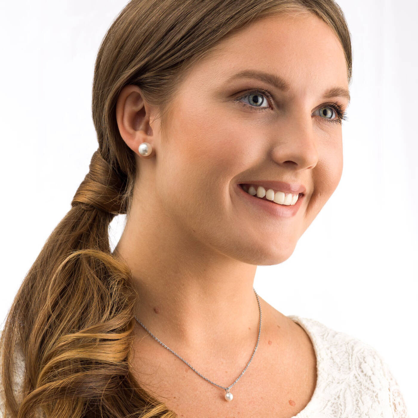 Natural Titanium Pearl 10 mm, White Örhänge