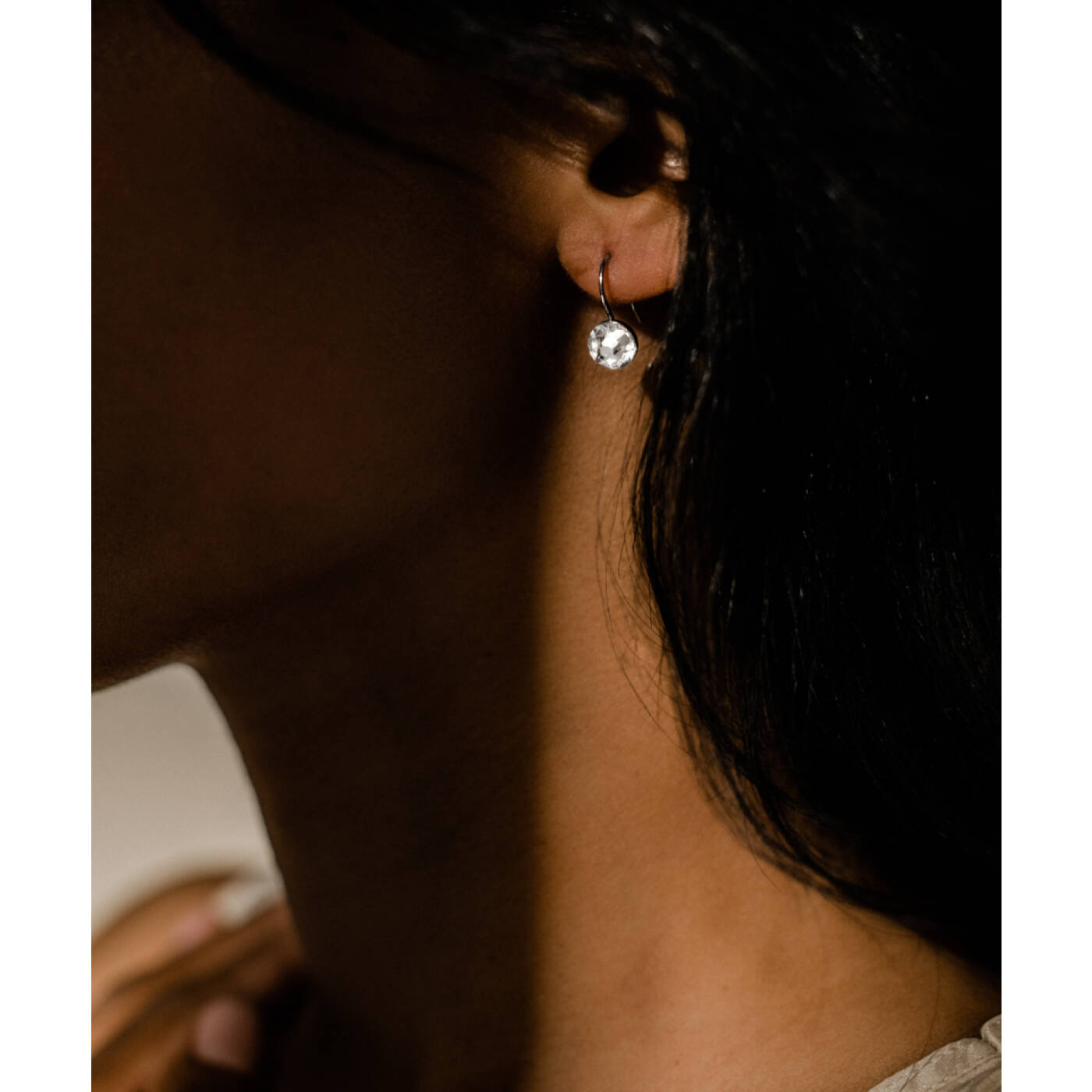 Natural Titanium Pendant Bezel 8 mm, Crystal Örhänge