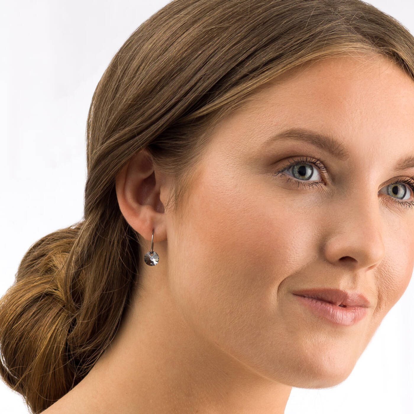 Natural Titanium Round 8 mm, Black diamond Örhänge