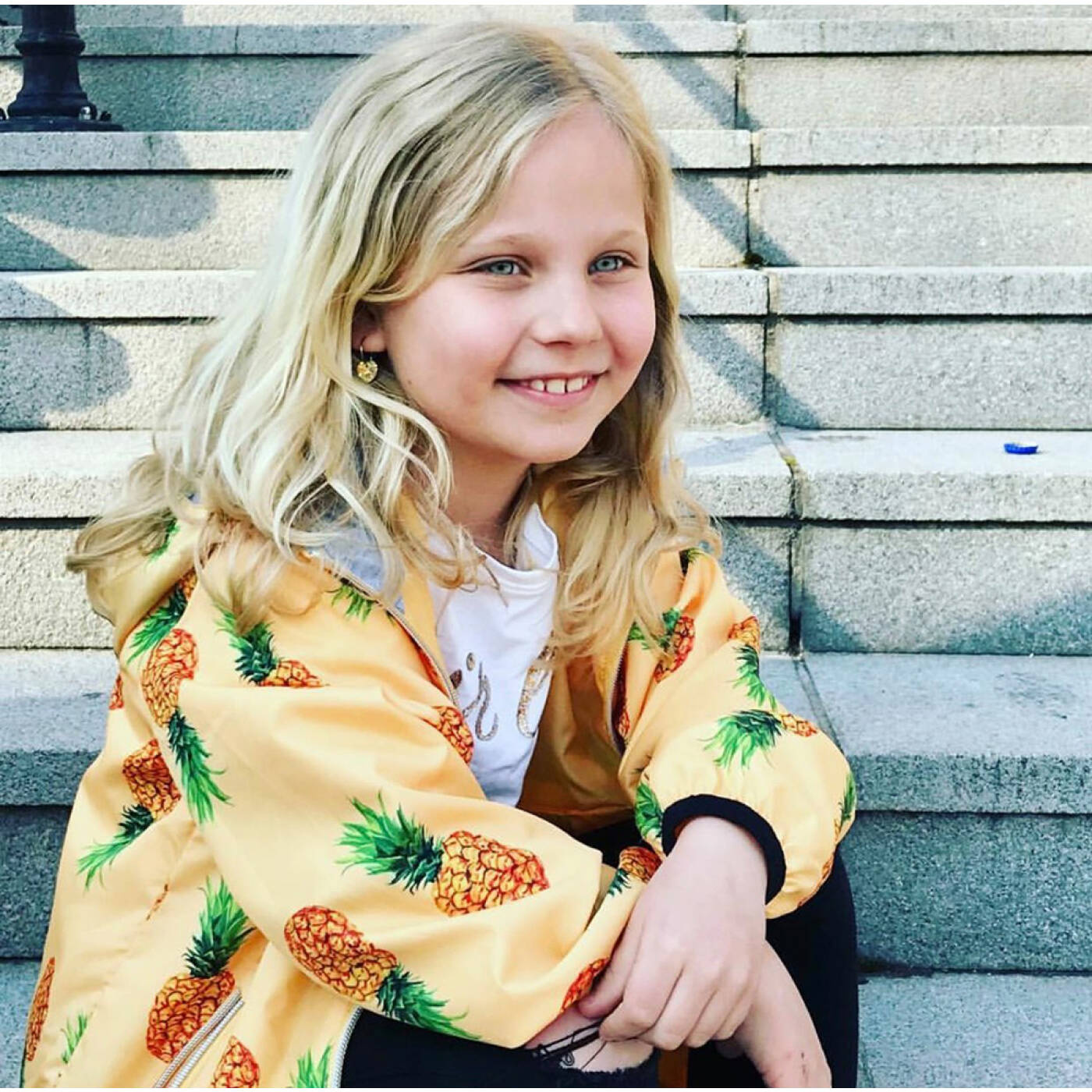 Natural Titanium Heart 10 mm, Rainbow Örhänge