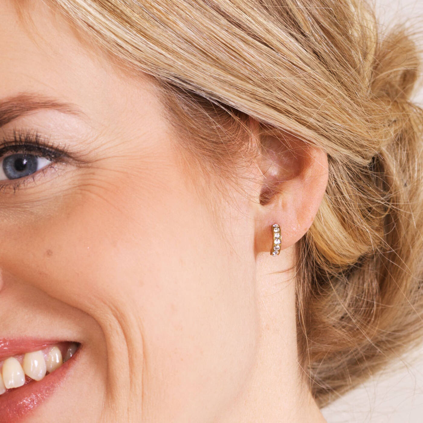 Golden Titanium Pendant Brilliance Curved 10 mm, Crystal Örhänge