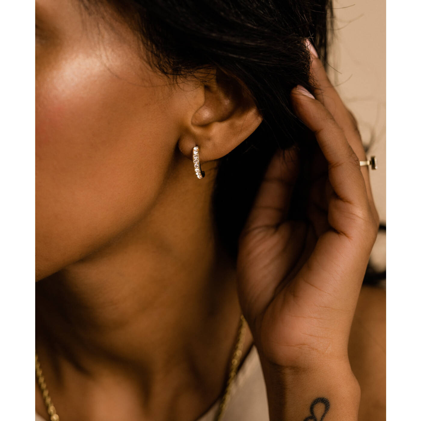 Golden Titanium Pendant Brilliance Curved 15 mm, Crystal Örhänge