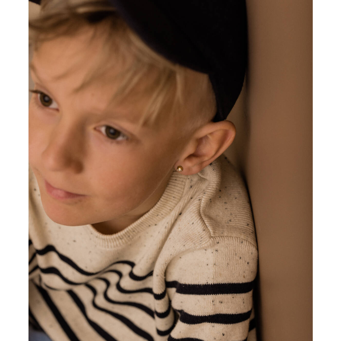 Golden Titanium Bezel 5 mm, Crystal Örhänge