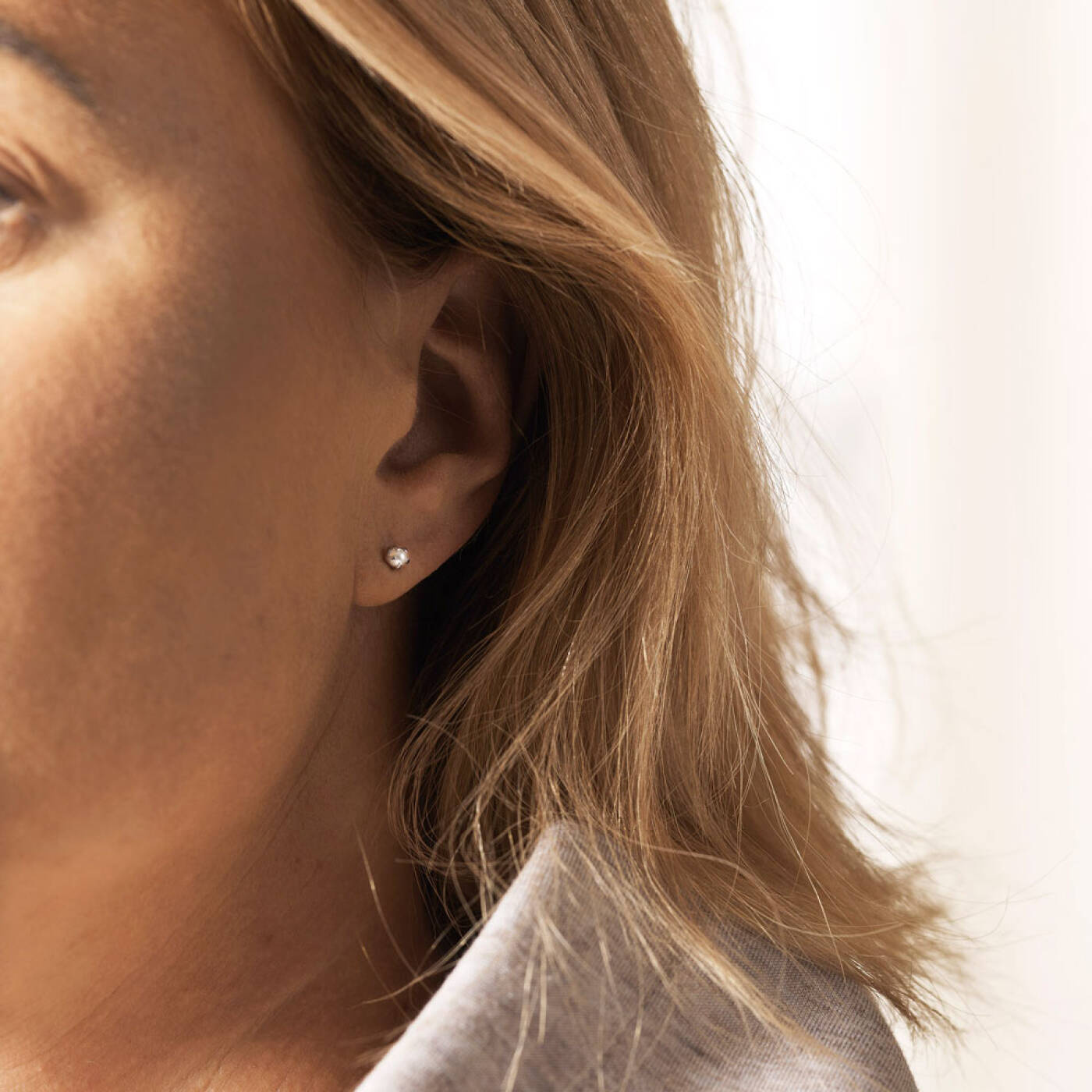 Silver Titanium Tiffany Pearl 4 mm, White Örhänge