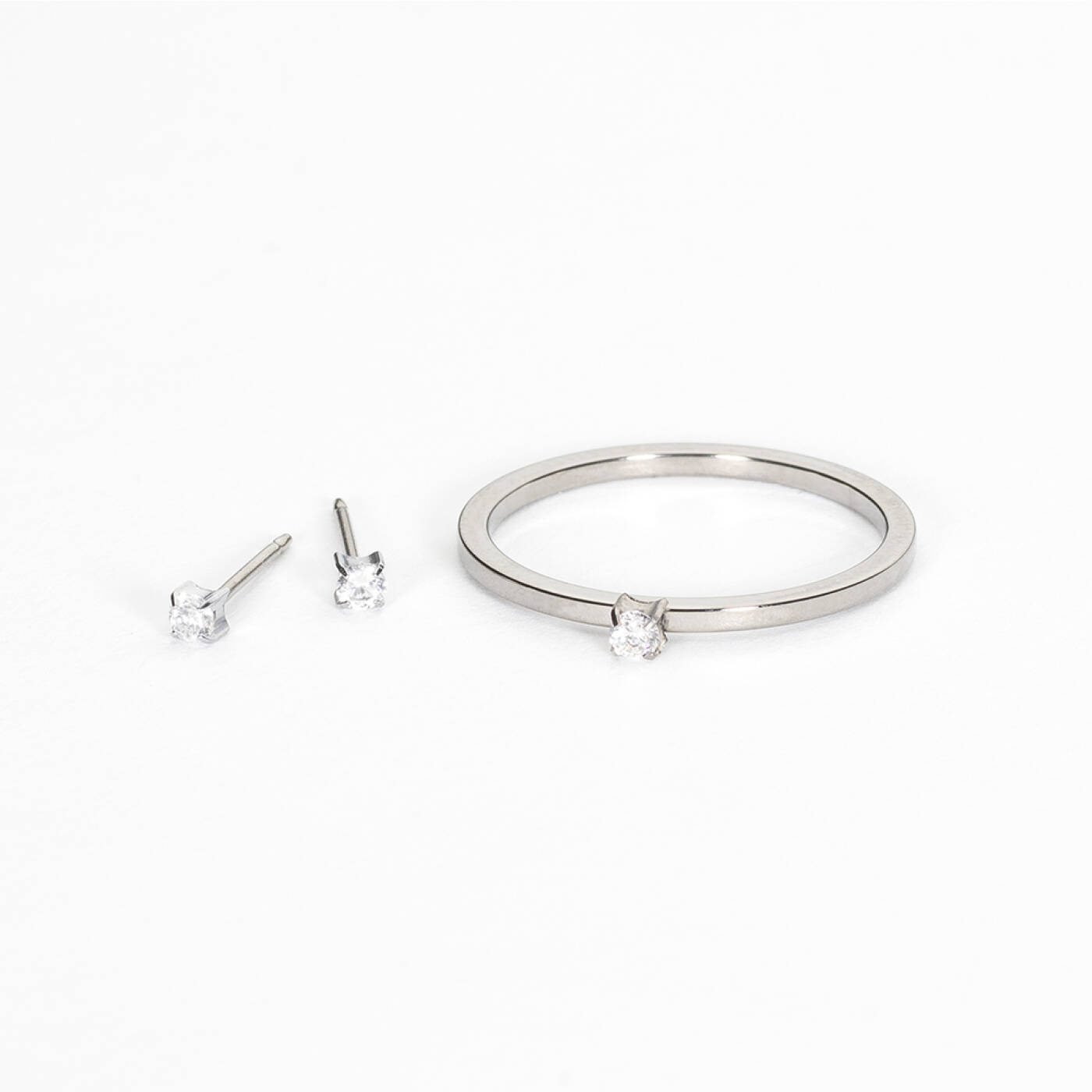 Silver Titanium Tiffany 3 mm, CZ White Örhänge