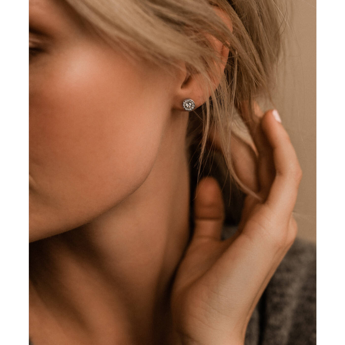 Silver Titanium Brilliance Halo 8 mm, Crystal Örhänge