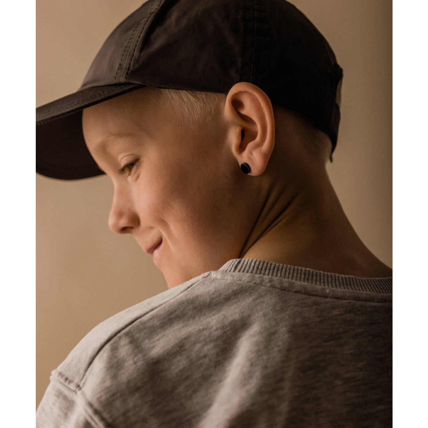 Black Titanium Puck 8 mm Örhänge