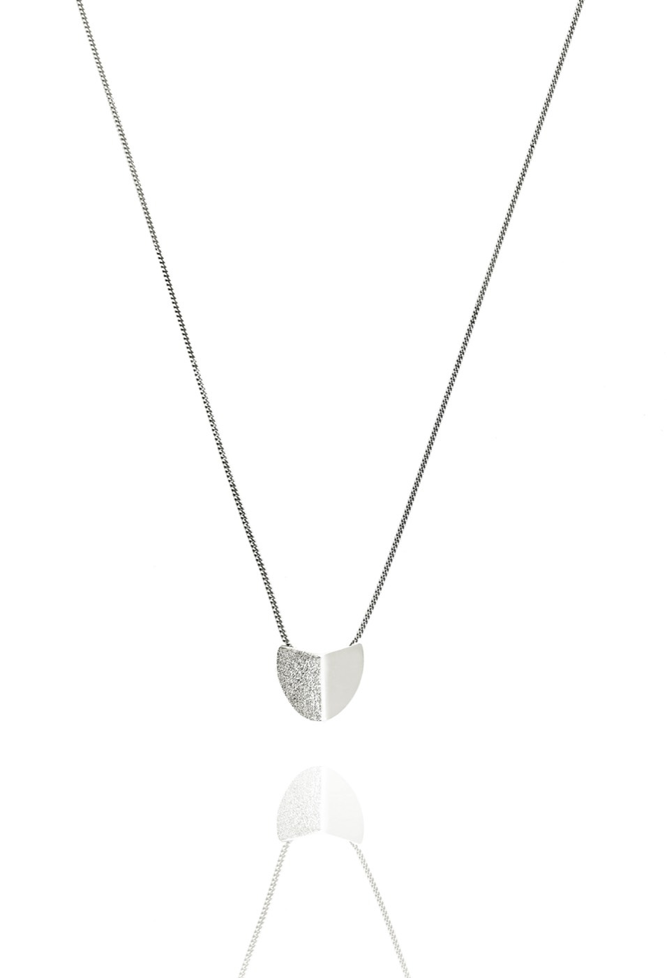 Roof big pendant halsband Silver 45-50 cm