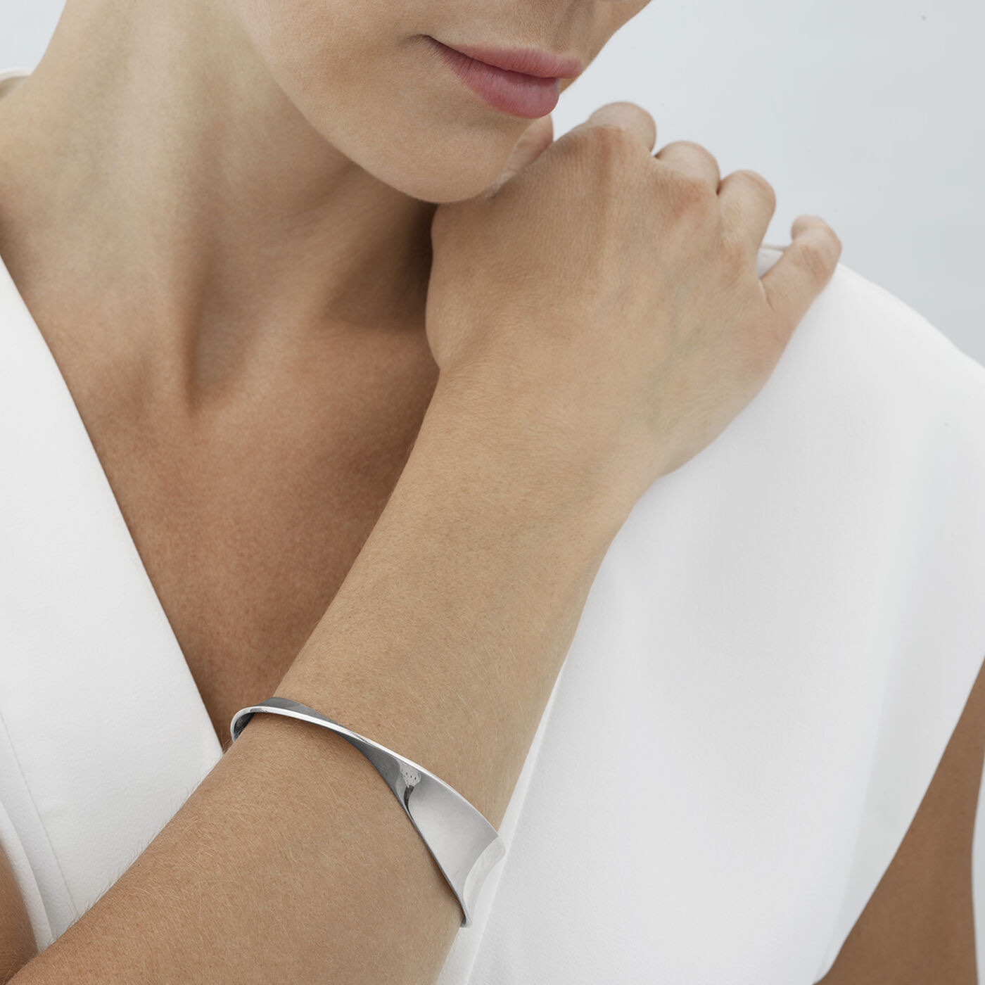 MOEBIUS BANGLE Armband Silver