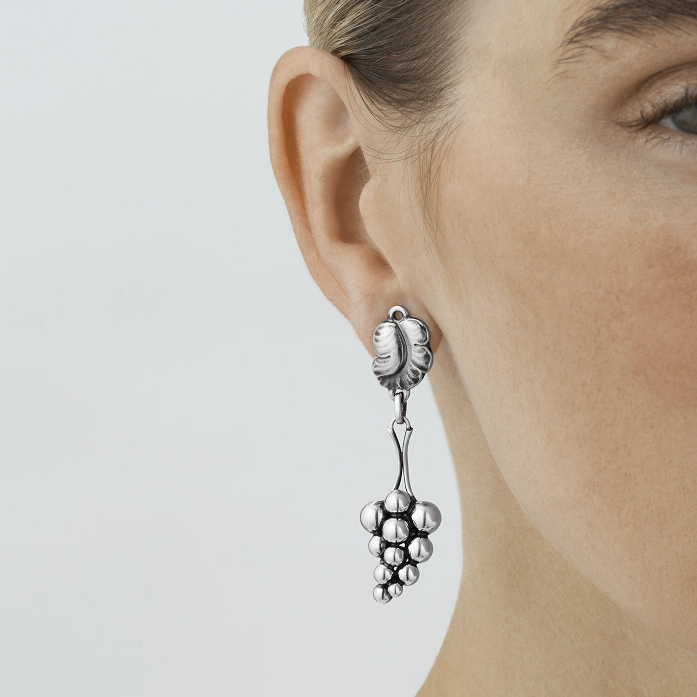 MOONLIGHT GRAPES Örhänge Silver, OXIDISED