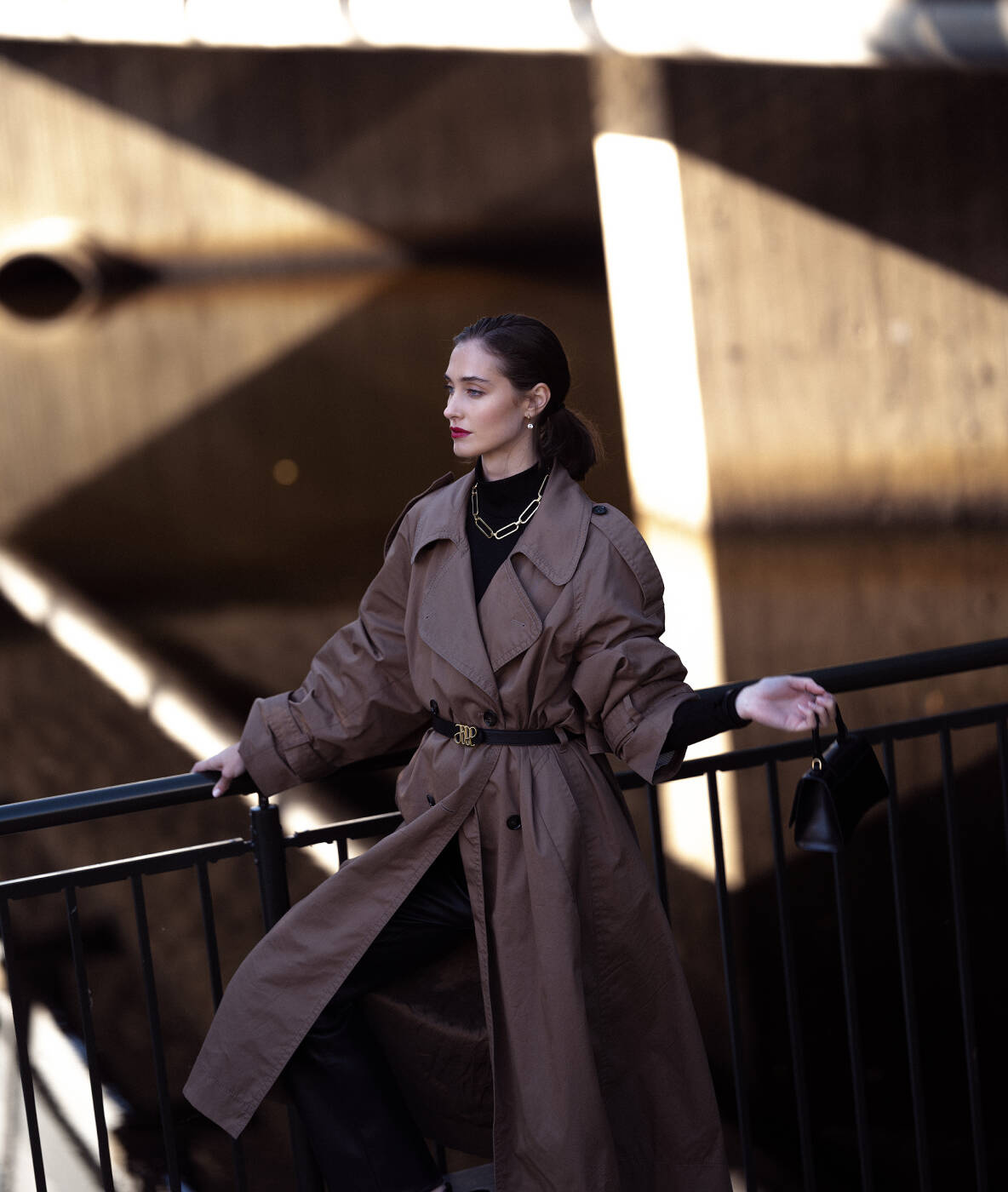 CHANIA Big Short halsband Guld