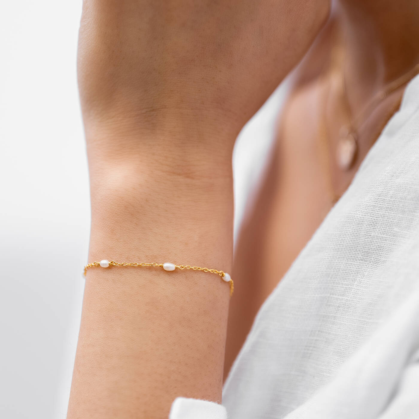 Treasure Multi Pearl Bracelet Gold