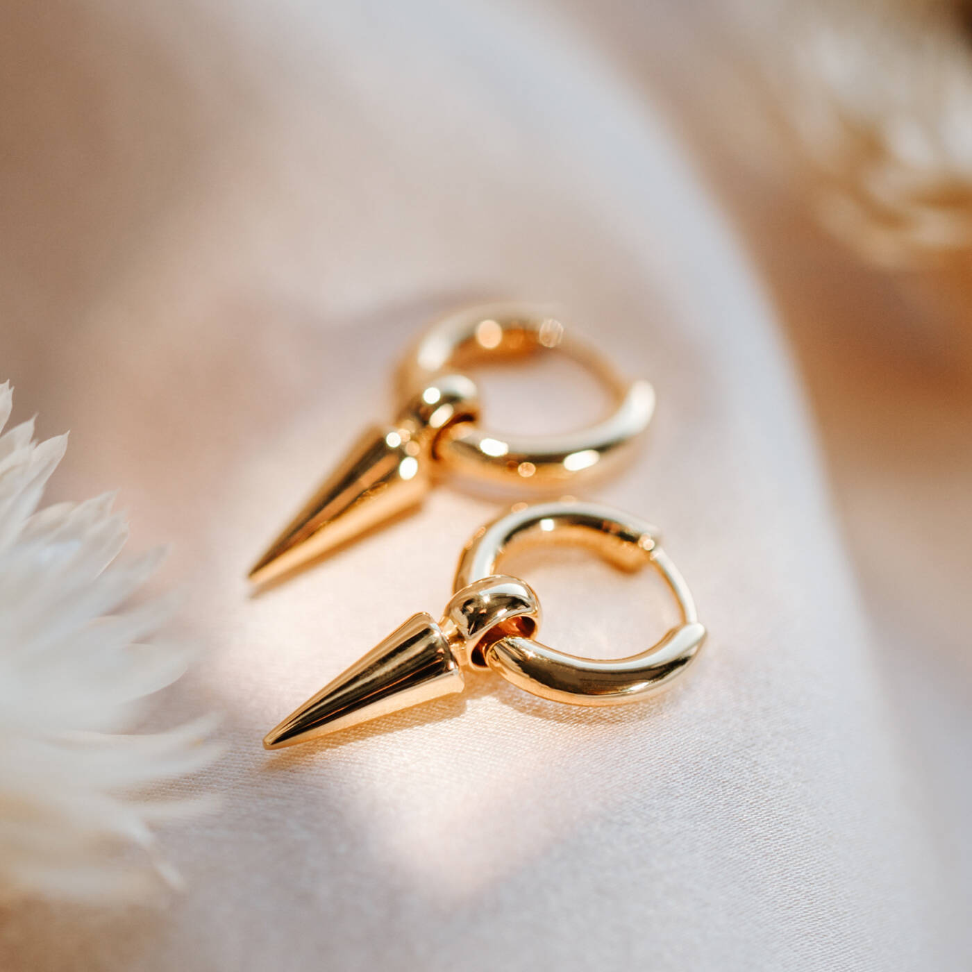 Juno Single Hoop Gold