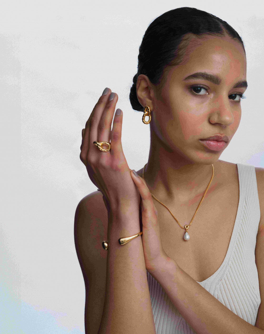 Bolded Hammered Links Earrings Gold