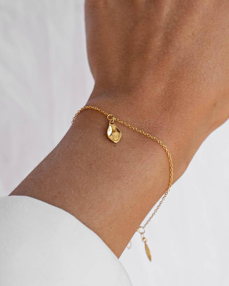 Gaias Grace drop armband guld
