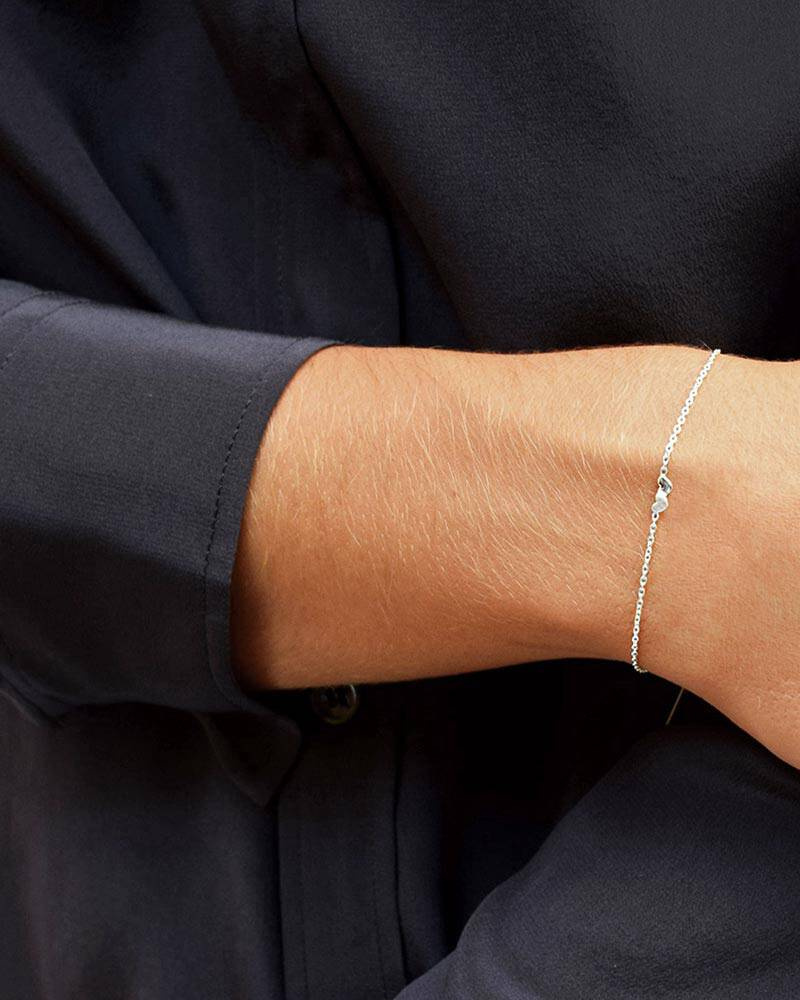 Loving heart armband silver