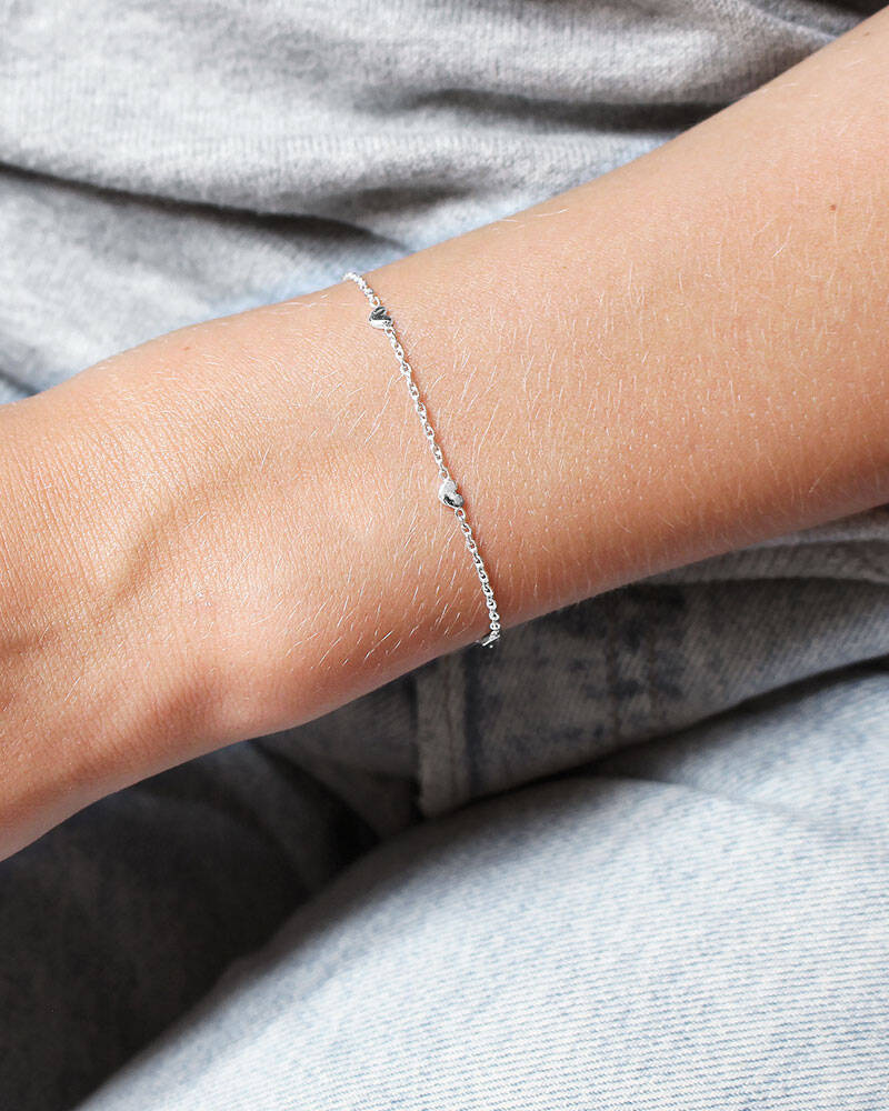 Loving heart drop full armband silver