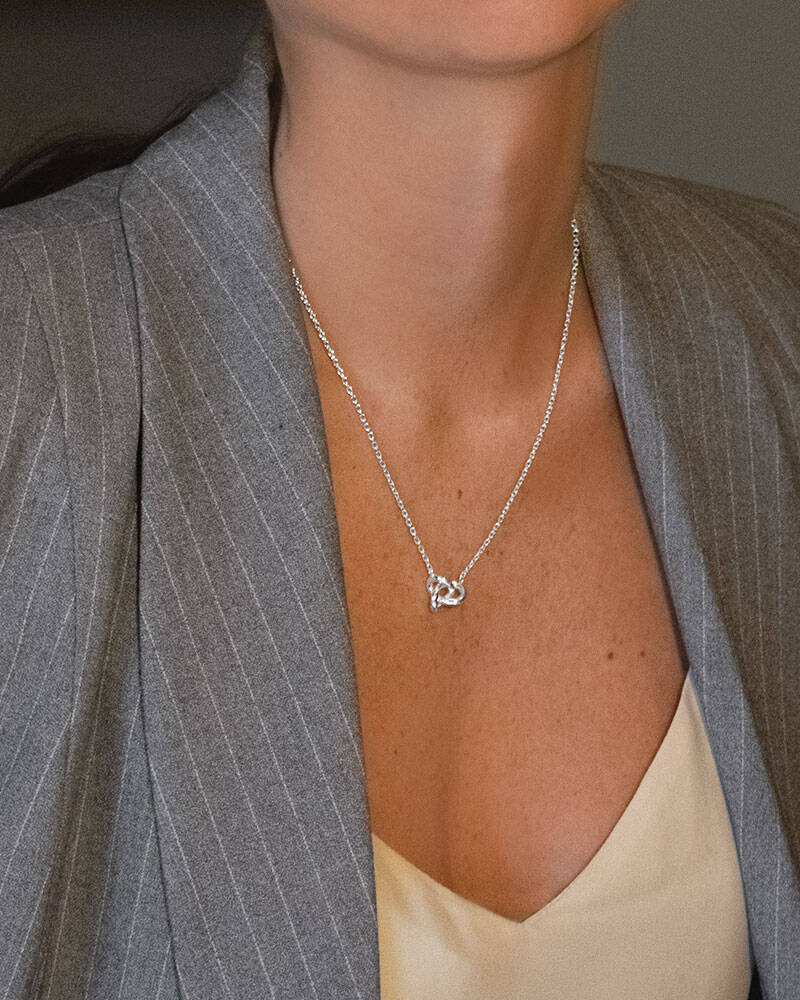 Le knot halsband silver